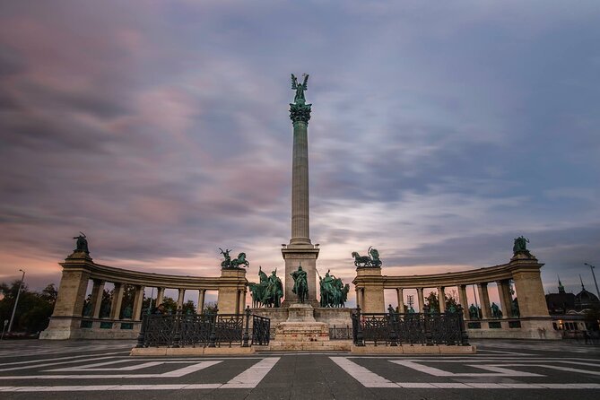2-Hour Private Night Tour of Budapest - The car, driver, and pace of the evening