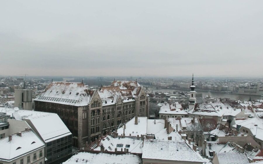 2 Hours Buda Castle Walking Tour - Walk with a Historian - Inside Matthias Church