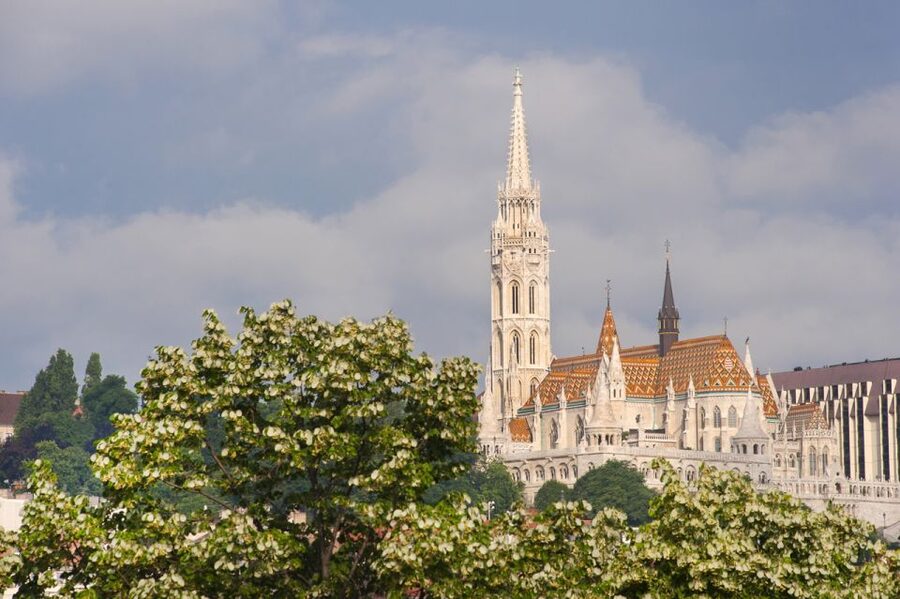 3-Hour Orientation Walking Tour of Buda and Pest - Crossing the Danube by public transport