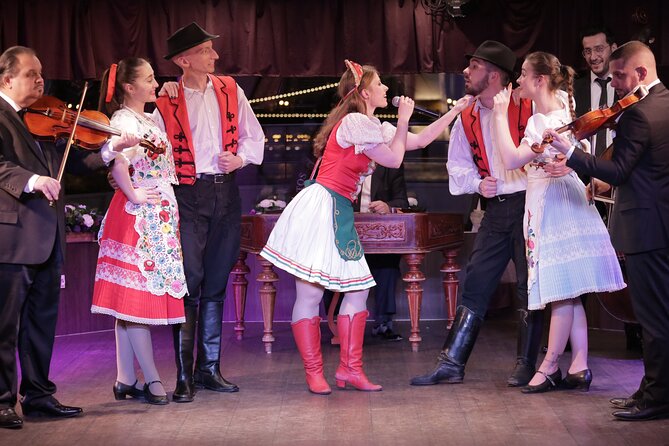 4 Course Dinner Cruise with Operetta, Folk Show and Welcome Drink - Should you book the four-course dinner cruise?