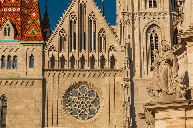 4 hours long private minivan tour in Budapest - Parliament and Szabadság tér on the Pest side