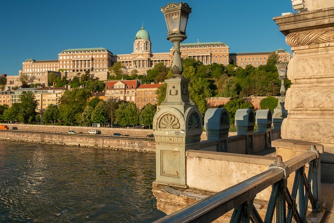 4 hours long private minivan tour in Budapest - Heroes’ Square and Vajdahunyad Castle