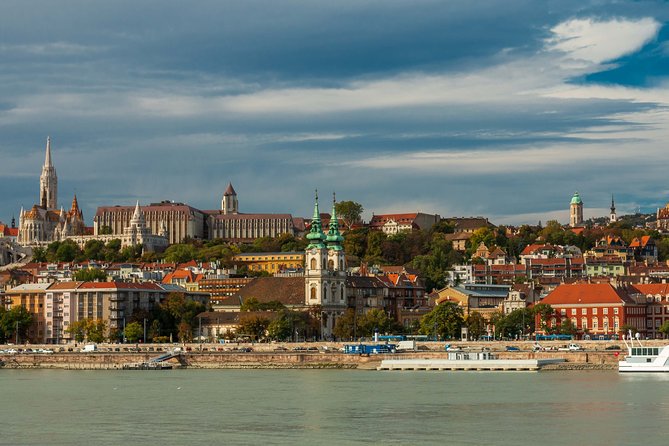 4 hours long private walking tour in Budapest - St. Stephen’s Basilica in central Pest