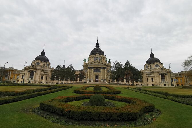 Best Historical Sights of Budapest Tour - Crossing the Chain Bridge into Castle Hill