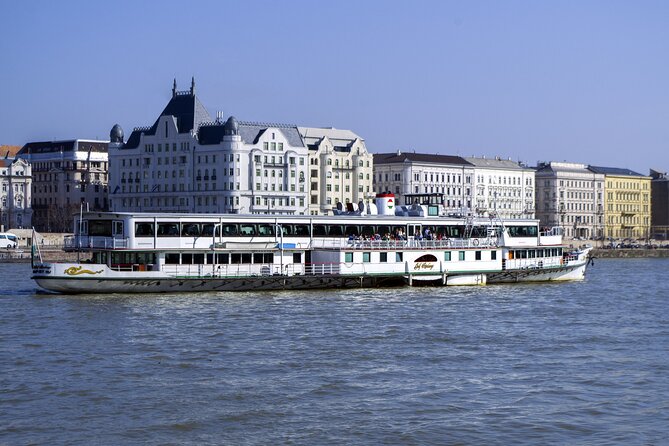 Bottomless Brunch and Cruise with Prosecco in Budapest - What the one-hour cruise actually includes