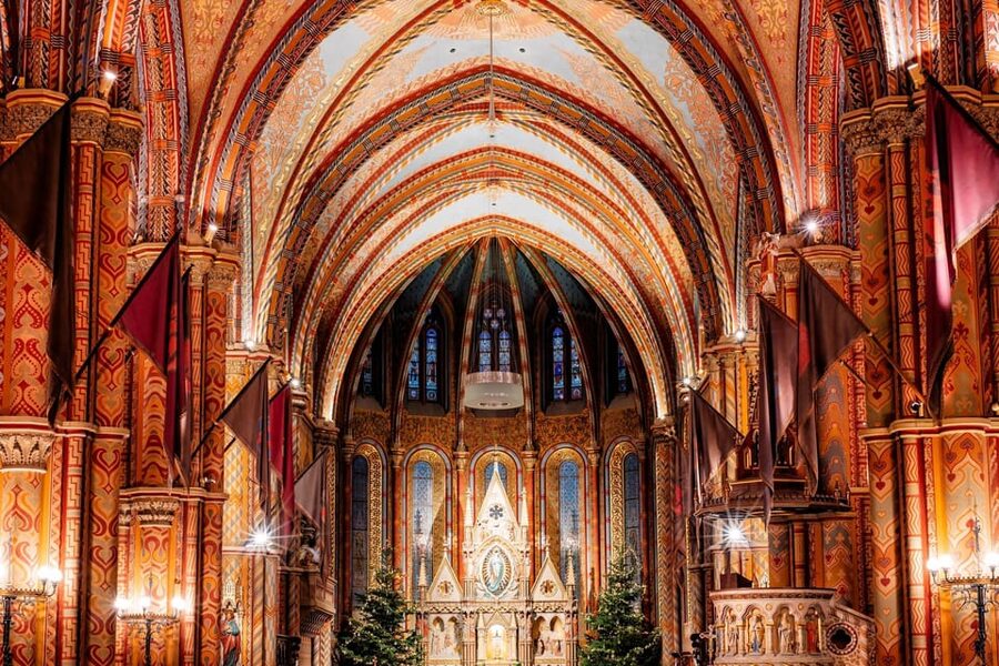 Buda Castle District and Matthias Church Private Tour - Matthias Church and its royal past