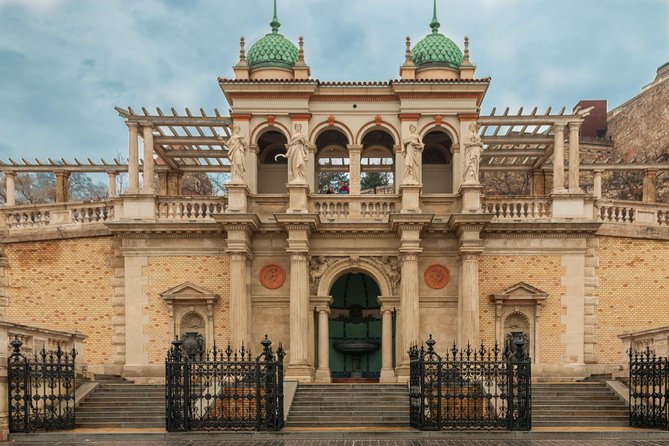 Buda Castle Quarter Walking Tour - Buda Castle, the royal palace, and Sándor Palace