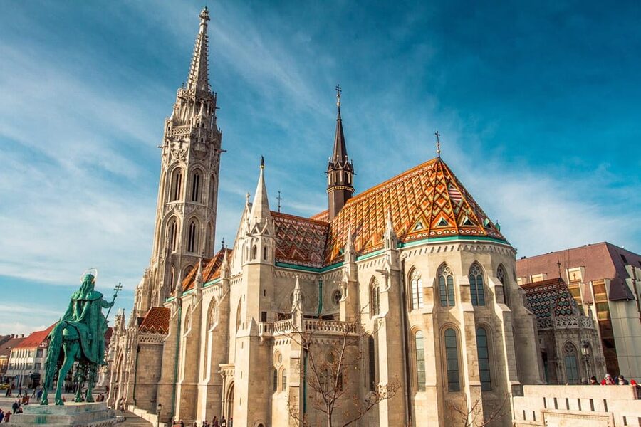 Buda Castle Walking Tour: Fishermans Bastion - Royal Palace - Buda Castle and Sándor Palace