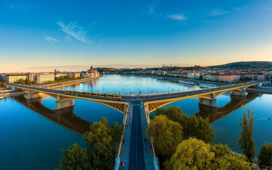 Budapest: 1-hour Sightseeing Danube River Cruise - From Chain Bridge to Margaret Bridge