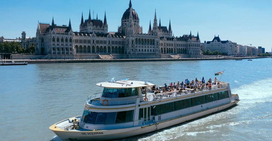Budapest: 1-hour Sightseeing Danube River Cruise - The southern stretch: universities, theater, and market hall