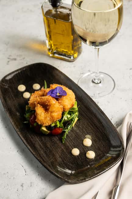 Budapest: 2-Course Dinner for 2 on a Boat Restaurant - Choosing a starter: from ajvar to foie gras