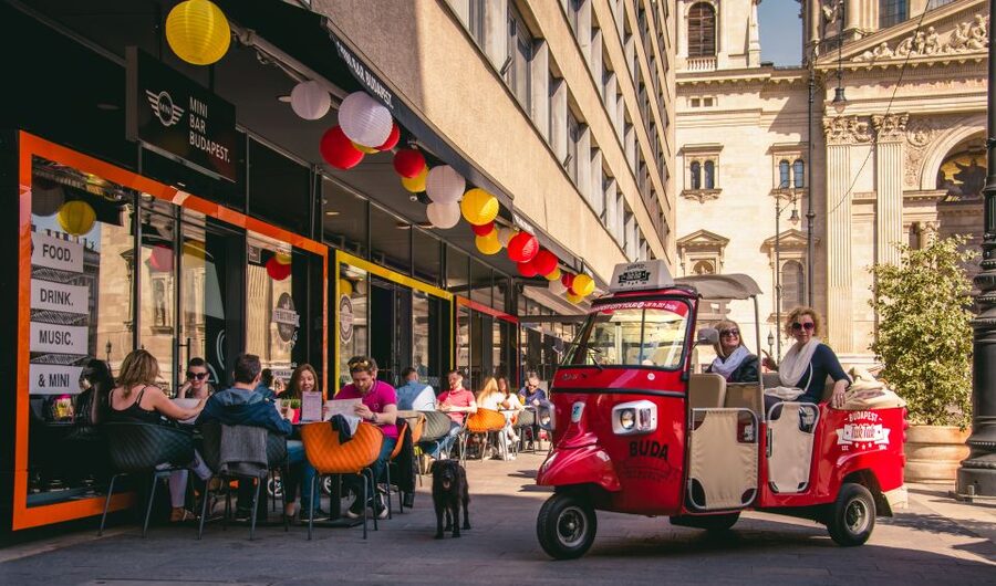 Budapest: 2-Hour Private TukTuk Tour - A guide who can shape the ride