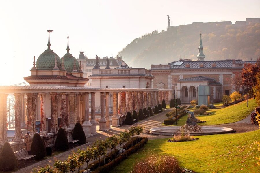 Budapest: 3-hour City Tour with Castle Walk + 1-hour Cruise - Castle Hill, Fisherman’s Bastion, and Matthias Church