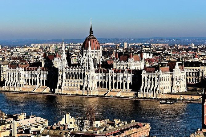 Budapest: 3-Hour Live-guided Bus Tour and 1-hour River Cruise - The Castle District and Fisherman’s Bastion