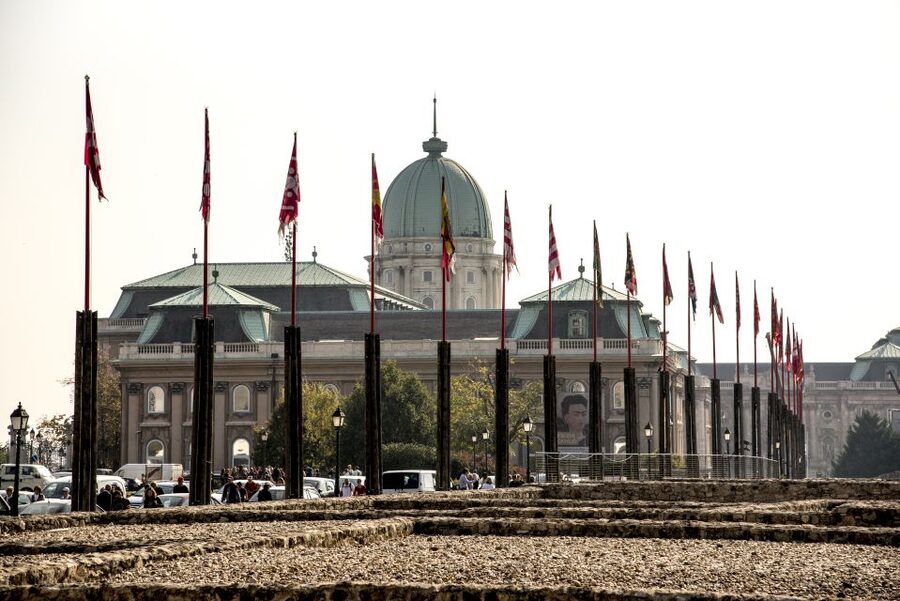 Budapest: 3-Hour Live Guided Sightseeing Tour - Starting near Parliament at 9:30 AM