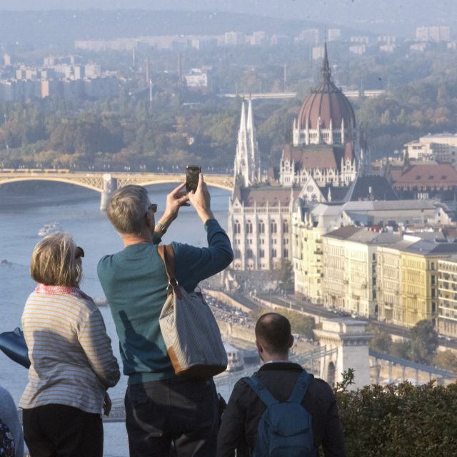 Budapest: 3-Hour Live Guided Sightseeing Tour - City Park, the thermal spa, and Budapest Zoo