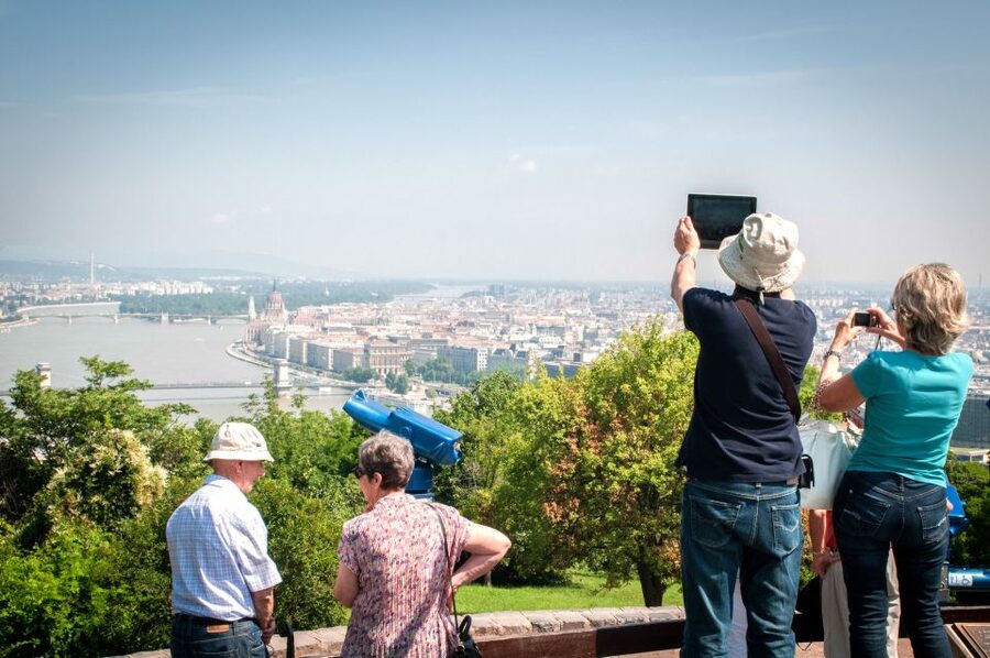 Budapest: 3-Hour Live Guided Sightseeing Tour - What the $35 price really buys you
