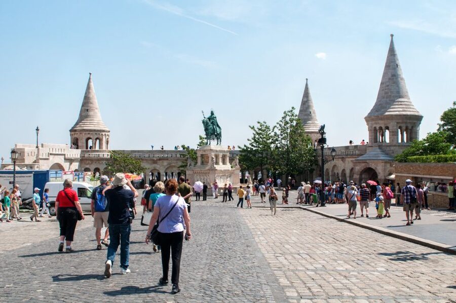 Budapest: 3-Hour Live Guided Sightseeing Tour - Buda Castle District and the Old Town walk