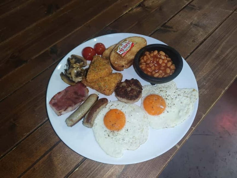 Budapest: 4-hour Bottomless Brunch w/ Cocktails & Craft Beer - A social atmosphere, not a quiet meal