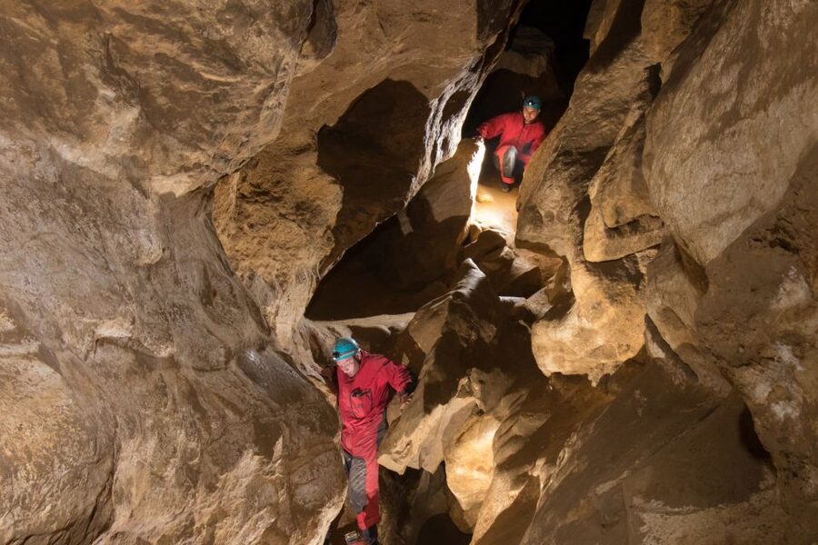 Budapest: Adventure Caving Tour with Guide - What the three hours actually involve