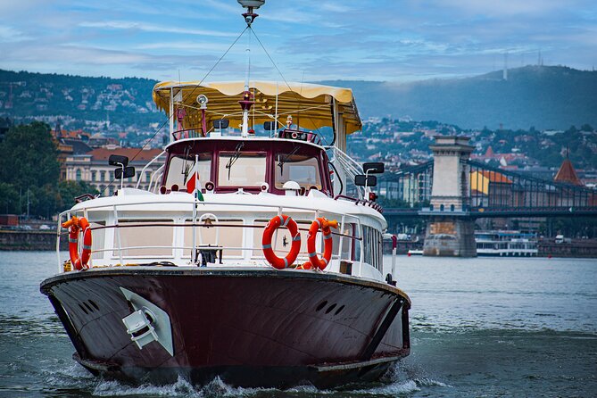 Budapest Audio Guide Cruise with Day, Sunset and Night Options - The Chain Bridge and Parliament views