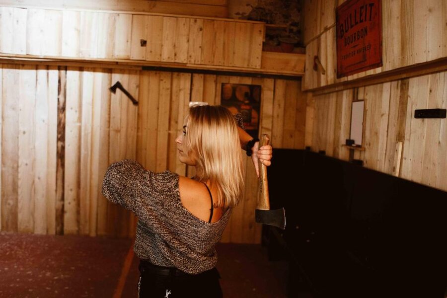 Budapest: Axe Throwing Experience - Safety, comfort, and the venue atmosphere