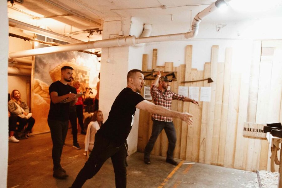 Budapest: Axe Throwing Experience - Arriving at Balta Dobálás in central Budapest