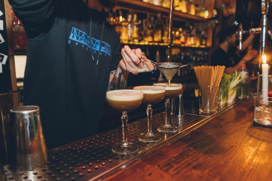 Budapest: Bar Crawl with a Local Guide - Key things to know before you book