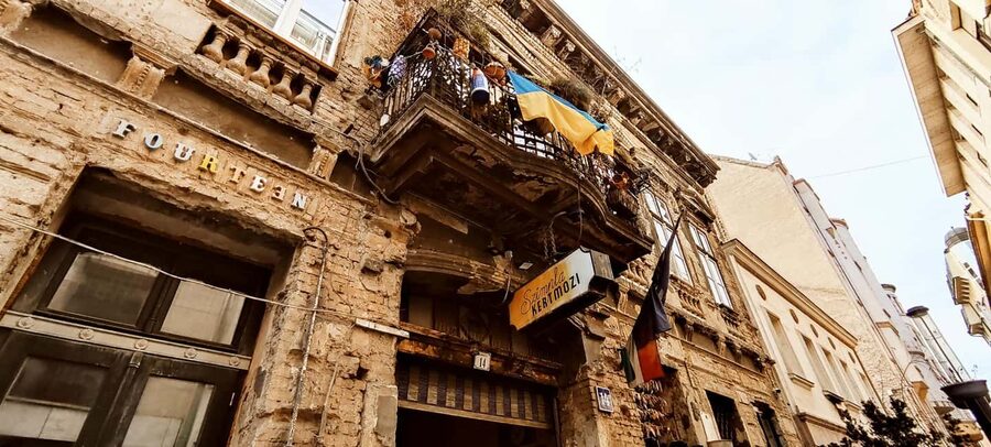 Budapest: Best of Downtown and Jewish Quarter Tour - What the guides add to the walk