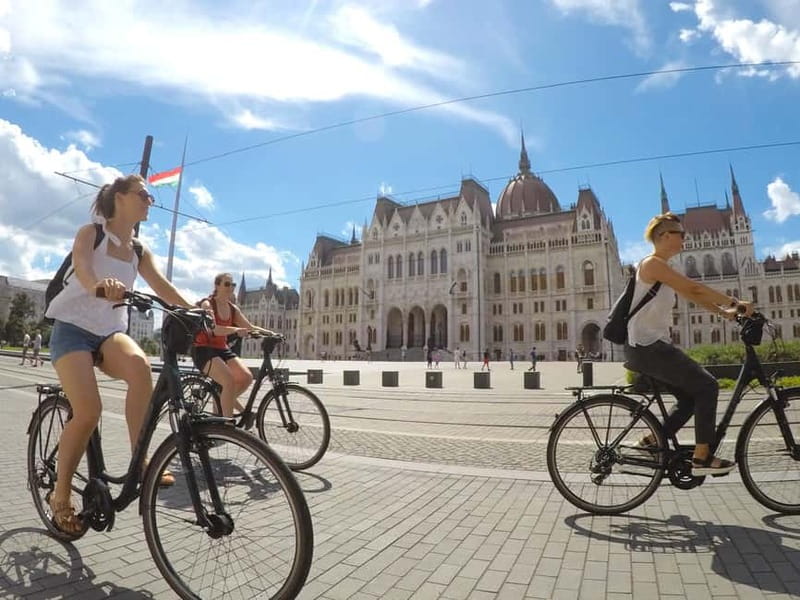 Budapest Bike Tour with a Hungarian Goulash - Why a bicycle is a smart way to meet Budapest