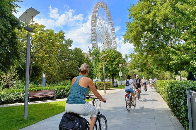 Budapest Bike Tour with Hungarian Goulash - Why a bike is a smart way to meet Budapest