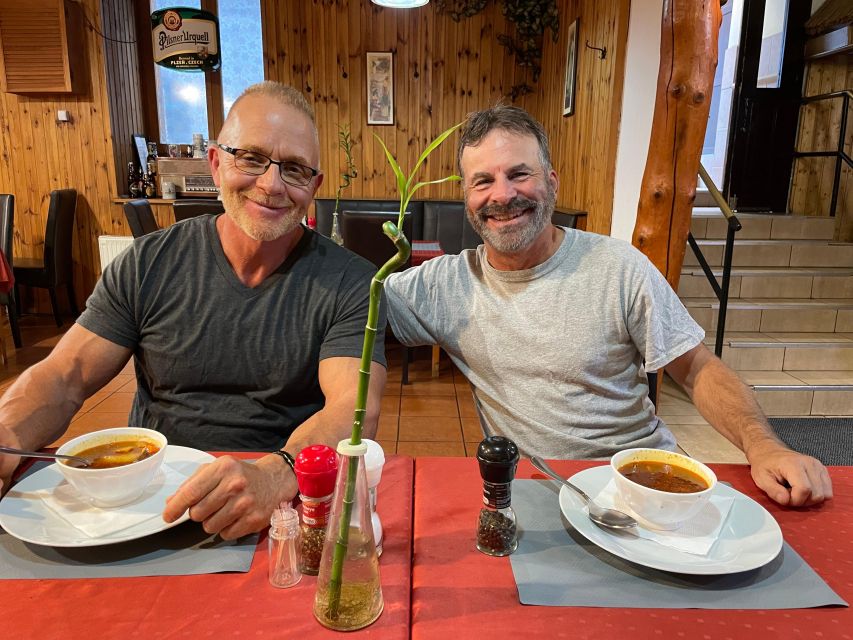 Budapest Bites: A street food adventure (5 dishes included) - What the walking format adds