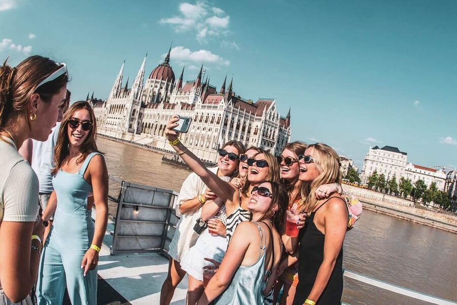 Budapest: Boat Party with option of Unlimited Drinks - Why the Danube cruise is the main attraction