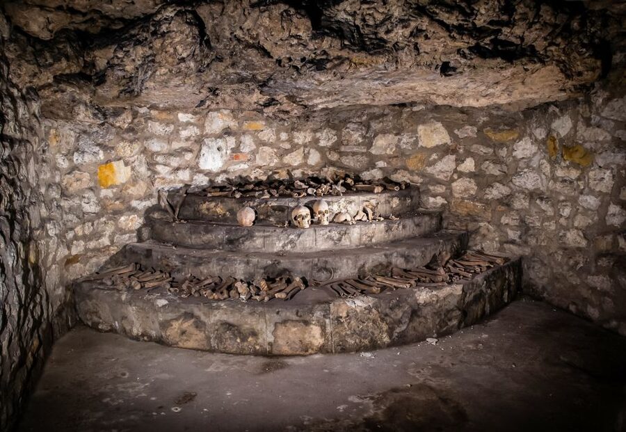 Budapest: Buda Castle Cave Tour - Why Buda Castle has caves beneath it