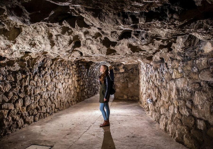 Budapest: Buda Castle Cave Tour - From medieval prison to wartime shelter