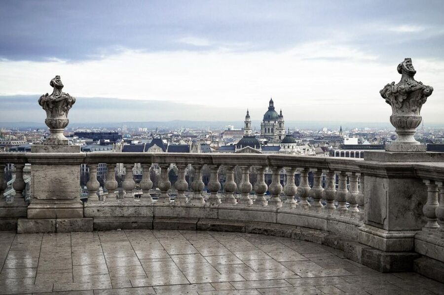 Budapest: Buda Castle Walking Tour in German - Why Buda Castle makes a good first Budapest walk