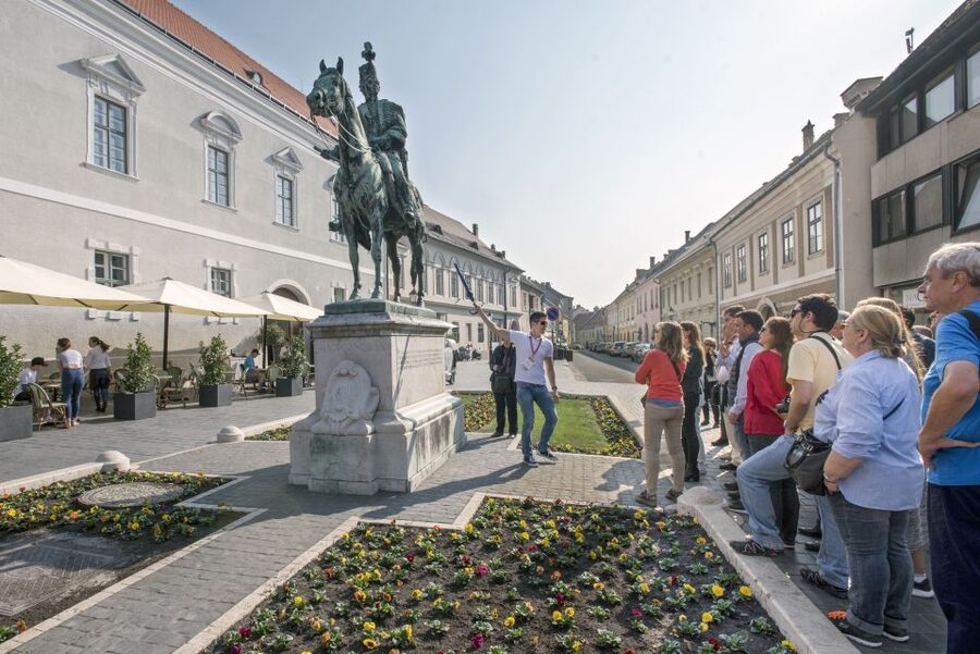Budapest: Buda Walking Tour - The guide makes the difference