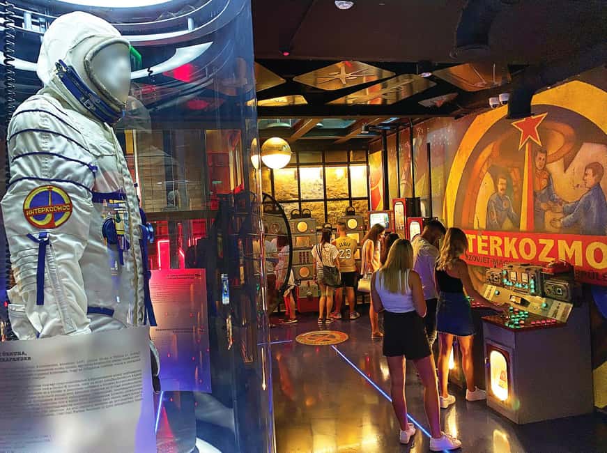 Budapest: Budapest Retro Interactive Museum Ticket - Take a turn in the television studio