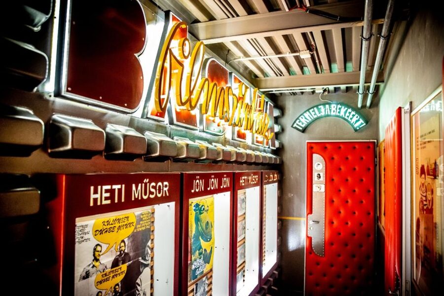 Budapest: Budapest Retro Interactive Museum Ticket - Finish at the Retro Bistro