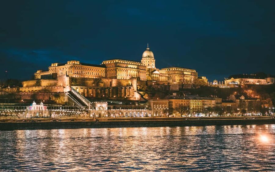 Budapest By Night Sightseeing Cruise - Why Budapest looks best from the Danube after dark