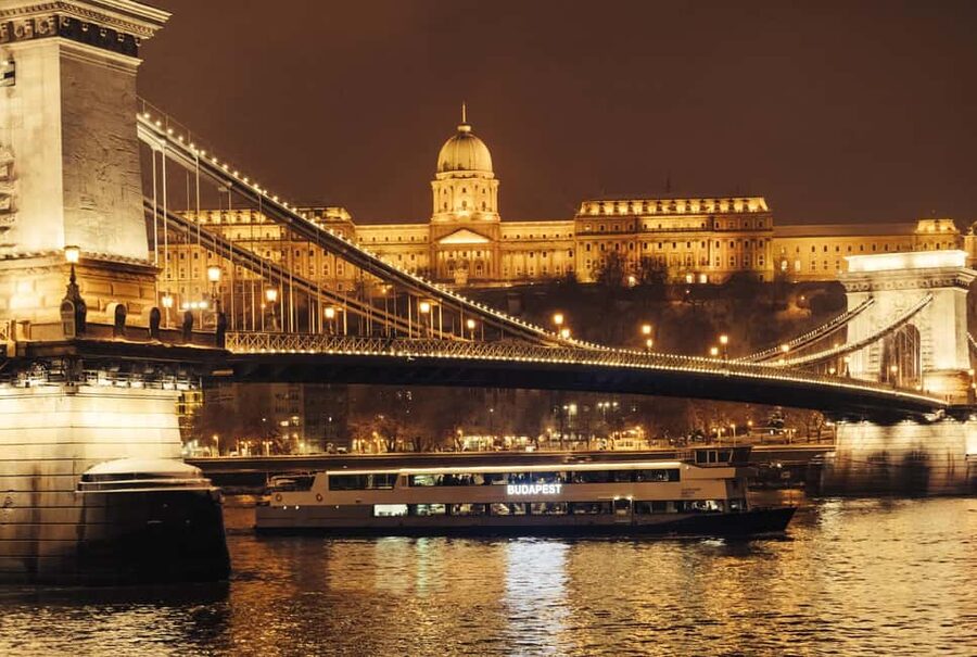 Budapest By Night Sightseeing Cruise - Gellért Hill and the southern turn