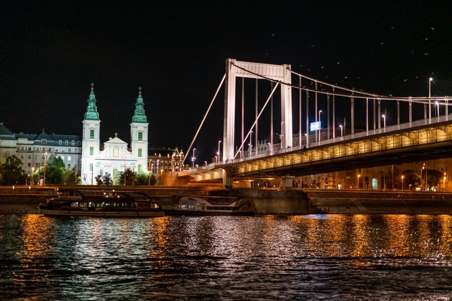 Budapest: Candlelit Dinner River Cruise with Live Music - Should you book the Budapest candlelit dinner cruise?