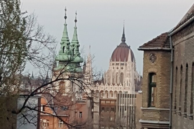 Budapest: Castle District Walking Tour - Matthias Church and the symbols of Hungarian identity