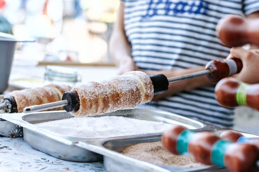 Budapest: Chimney Cake Workshop in City Park - Who will enjoy this most?