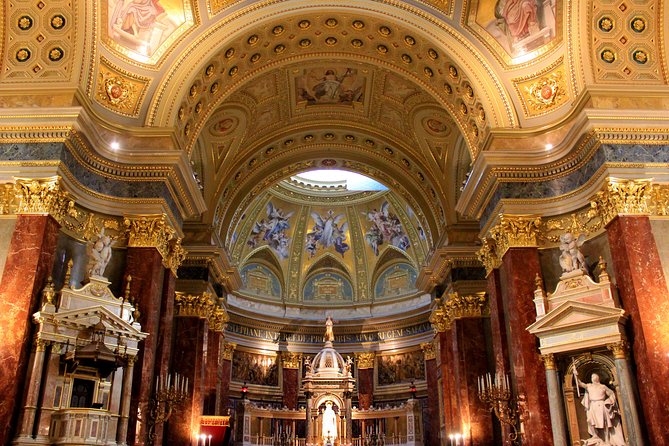 Budapest Christmas Walking Tour & Entry to St Stephen's Basilica - Guides, group size, and the feel of the walk