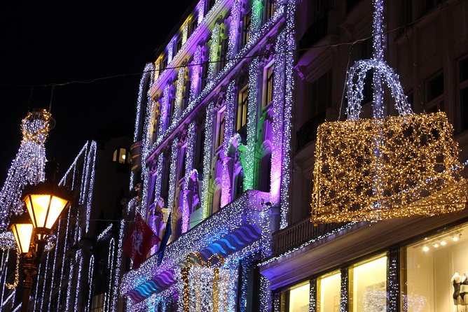 Budapest Christmas Walking Tour & Entry to St Stephen's Basilica - Practical details for a winter evening