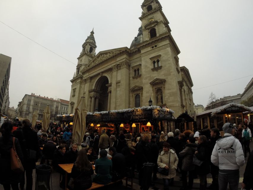 Budapest Christmas Walking Tour w Entry to Basilica - Fashion Street and the first market at Vörösmarty Square