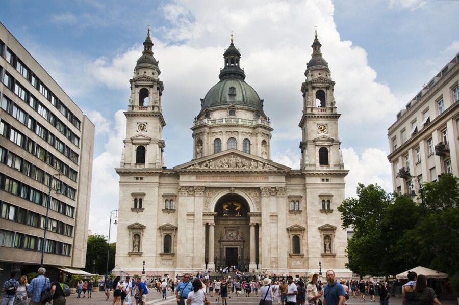 Budapest: City Center Walking Tour - The Duna Corso and Buda across the river