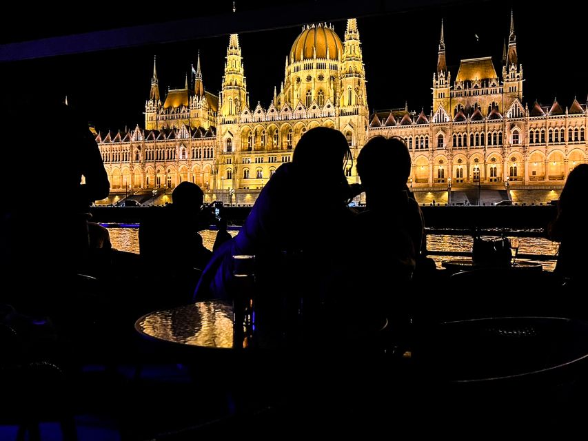 Budapest: City Highlights Cruise with Welcome Drink - Who should book this cruise?