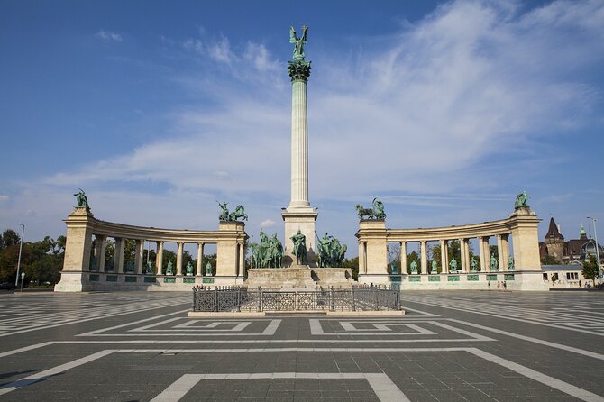 Budapest: City Park Self-Guided Walking Tour - Starting with Hungary at Heroes’ Square